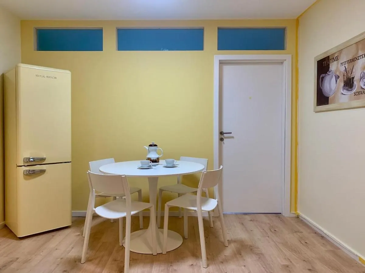 Central Flat With 3 Bedrooms And Free Parking Space Monachium Apartament
