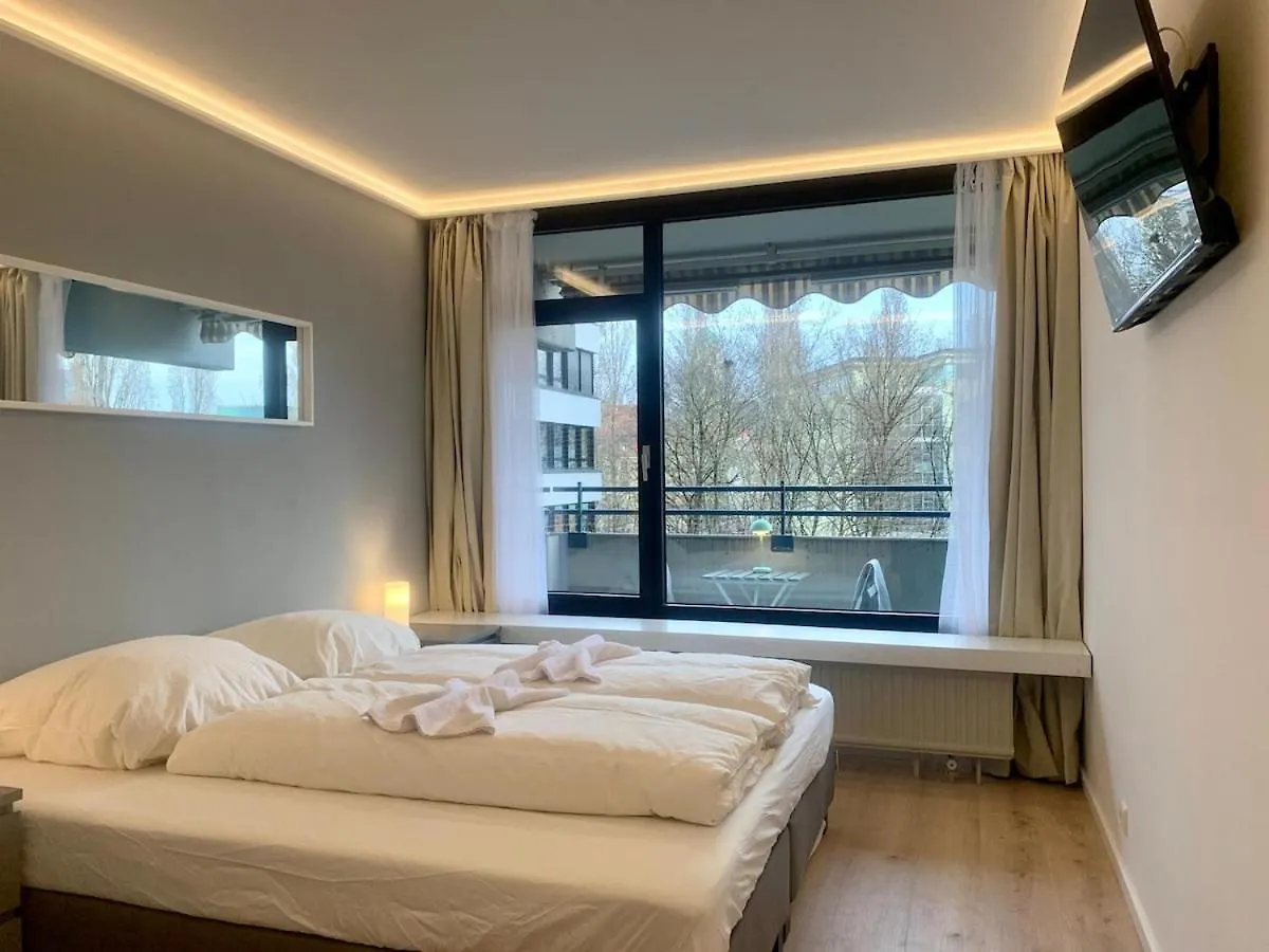 Central Flat With 3 Bedrooms And Free Parking Space Monachium